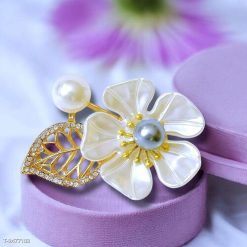 Ghim Cài Áo Hình Hoa Đính Ngọc Trai Xám Thời Trang Dành Cho Nam Nữ - 5cm - Donabico Mart