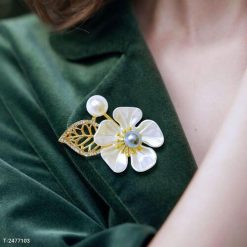 Ghim Cài Áo Hình Hoa Đính Ngọc Trai Xám Thời Trang Dành Cho Nam Nữ - 5cm - Donabico Mart