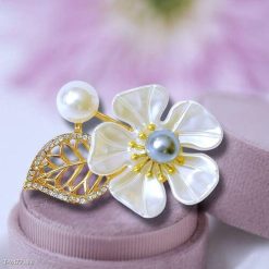 Ghim Cài Áo Hình Hoa Đính Ngọc Trai Xám Thời Trang Dành Cho Nam Nữ - 5cm - Donabico Mart