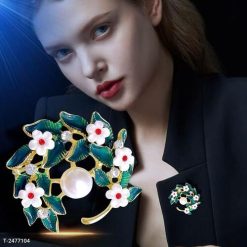 Ghim Cài Áo Hình Nguyệt Quế Tráng Men Đính Ngọc Trai Dành Cho Nữ - 5cm 15 Ghim Cài Áo Hình Nguyệt Quế Tráng Men Đính Ngọc Trai Dành Cho Nữ - 5cm - Donabico Mart