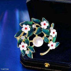 Ghim Cài Áo Hình Nguyệt Quế Tráng Men Đính Ngọc Trai Dành Cho Nữ - 5cm 14 Ghim Cài Áo Hình Nguyệt Quế Tráng Men Đính Ngọc Trai Dành Cho Nữ - 5cm - Donabico Mart