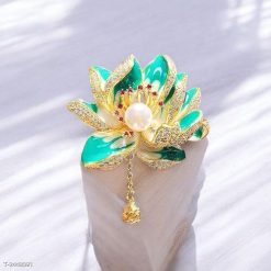 Ghim Cài Áo Tráng Men Hoa Sen Đính Đá Zircon Phối Tua Rua Thời Trang Dành Cho Nữ 7cm - Donabico Mart