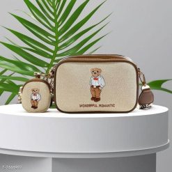 Túi Xách Nữ Đeo Chéo Hình Hộp Thêu Gấu - Siêu Dễ Thương Tặng Kèm Ví WH720 13 Túi Xách Nữ Đeo Chéo Hình Hộp Thêu Gấu - Siêu Dễ Thương Tặng Kèm Ví WH720 - Donabico Mart